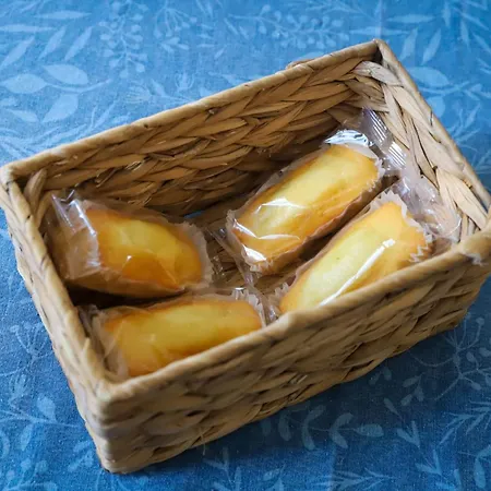 Apartment Center Train Station *